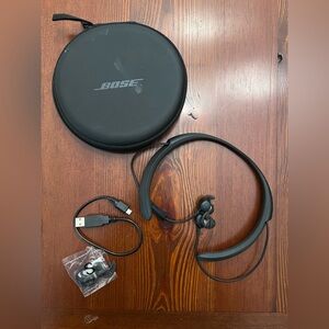 Bose Quiet-Comfort Wireless Noise Cancelling headphones.